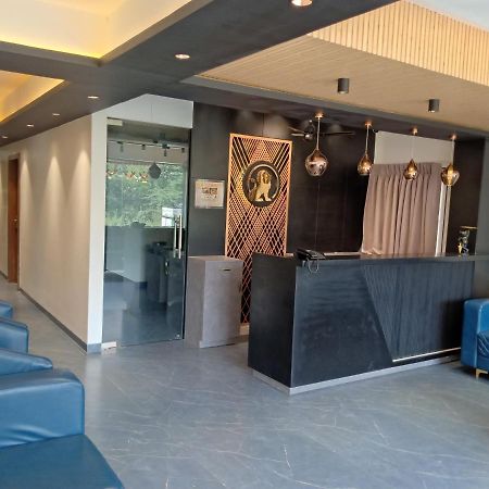 Hotel Suvarnam Residency Ahmednagar Exteriör bild