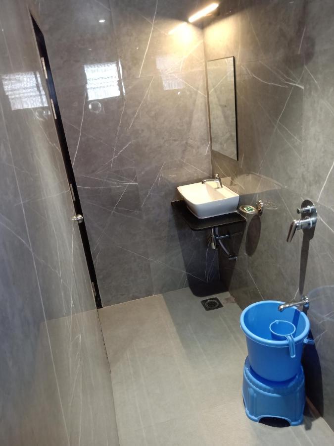 Hotel Suvarnam Residency Ahmednagar Exteriör bild