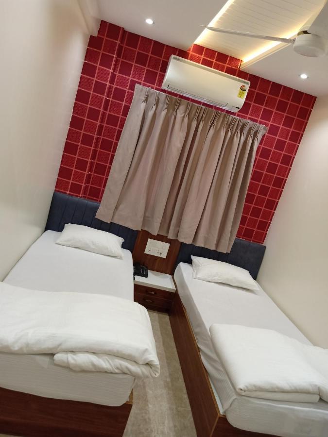 Hotel Suvarnam Residency Ahmednagar Exteriör bild